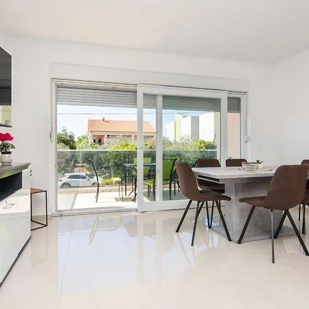 Appartement With Parking Space - 24331 *