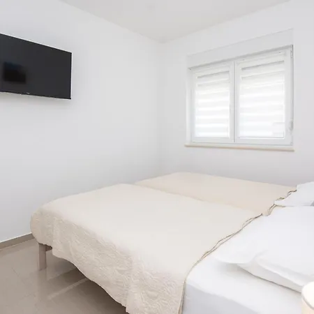 Appartement With Parking Space - 24331