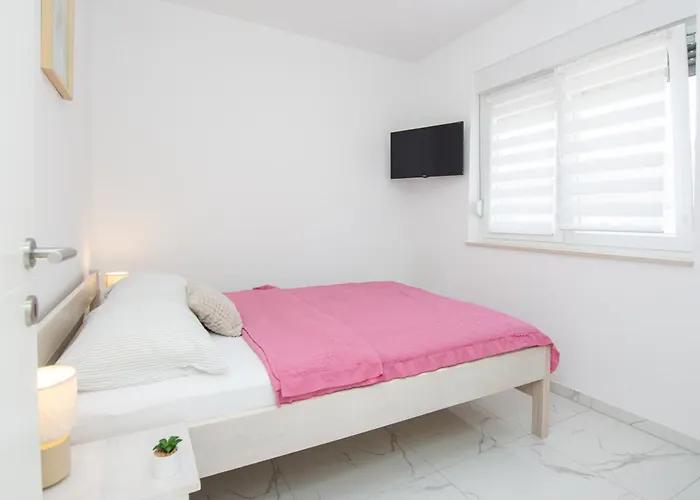 With Parking Space - 24331 Appartement Vir