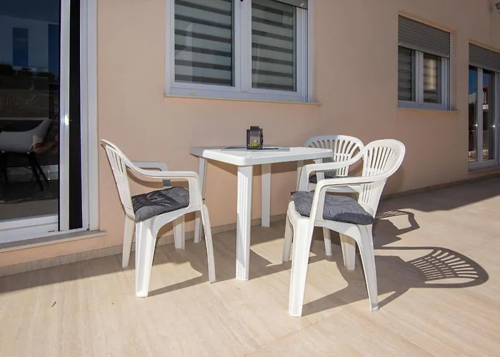 Appartement With Parking Space - 24331 Vir