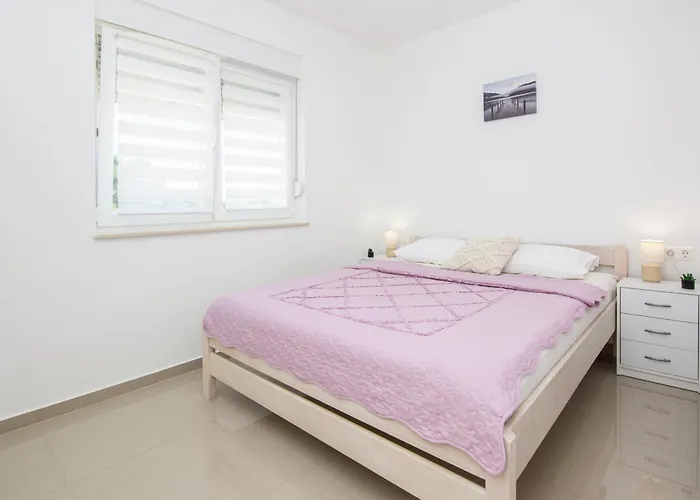 With Parking Space - 24331 Appartement Vir