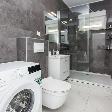 Appartamento With Parking Space - 24331 Vir