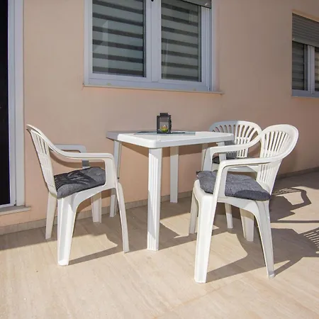Appartamento With Parking Space - 24331 Vir