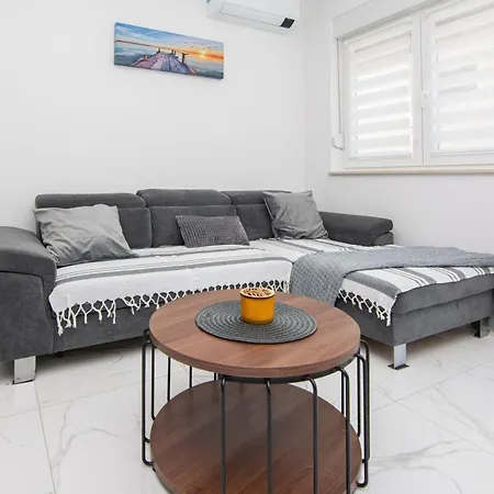 With Parking Space - 24331 Apartament *